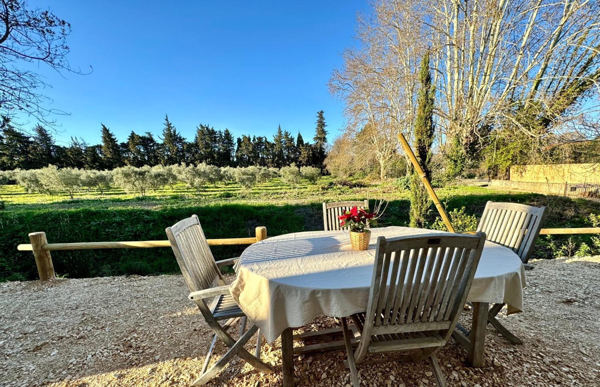 Bed and Breakfast Mas Campau Fontvieille Exterior foto