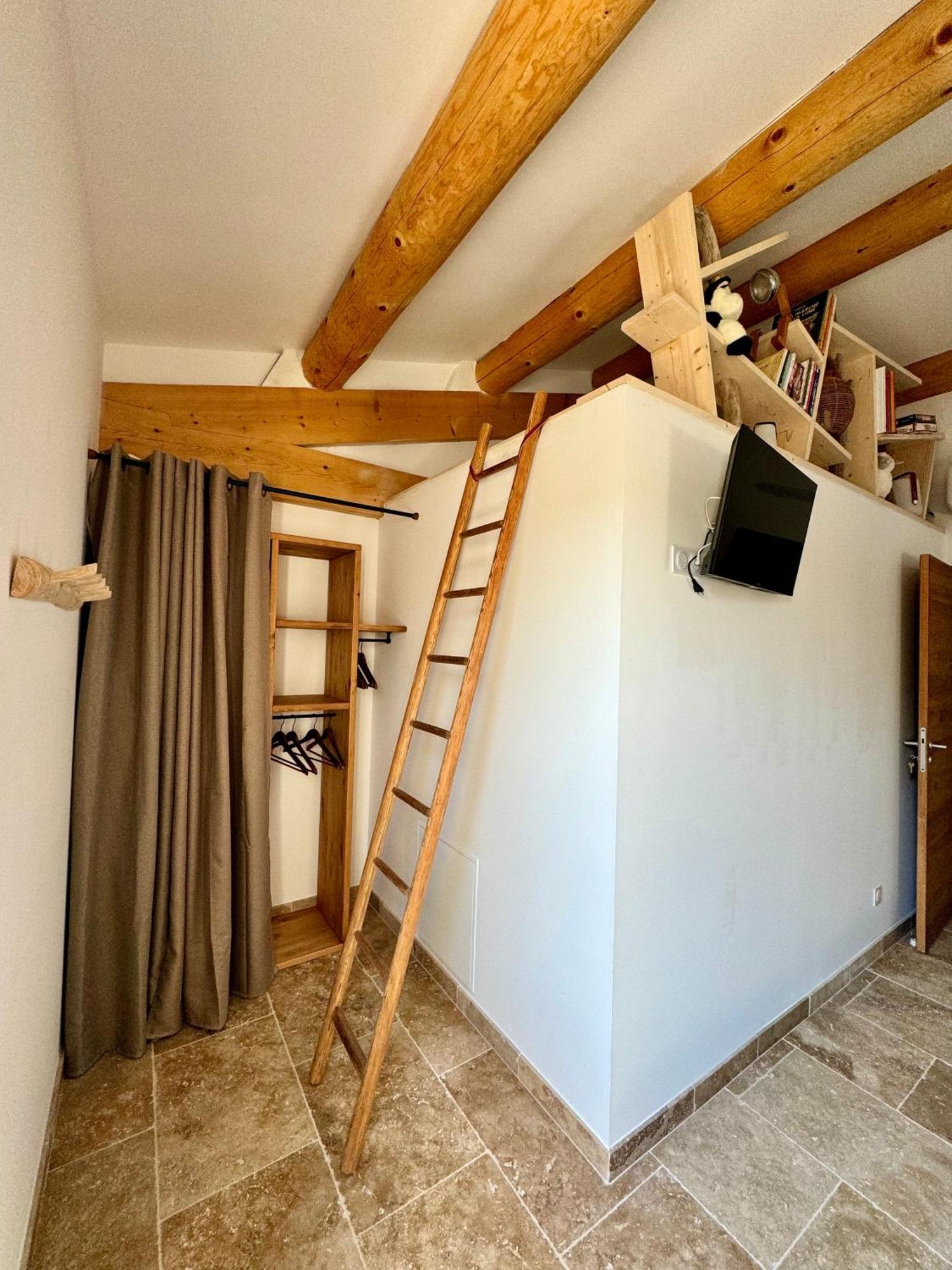Bed and Breakfast Mas Campau Fontvieille Exterior foto